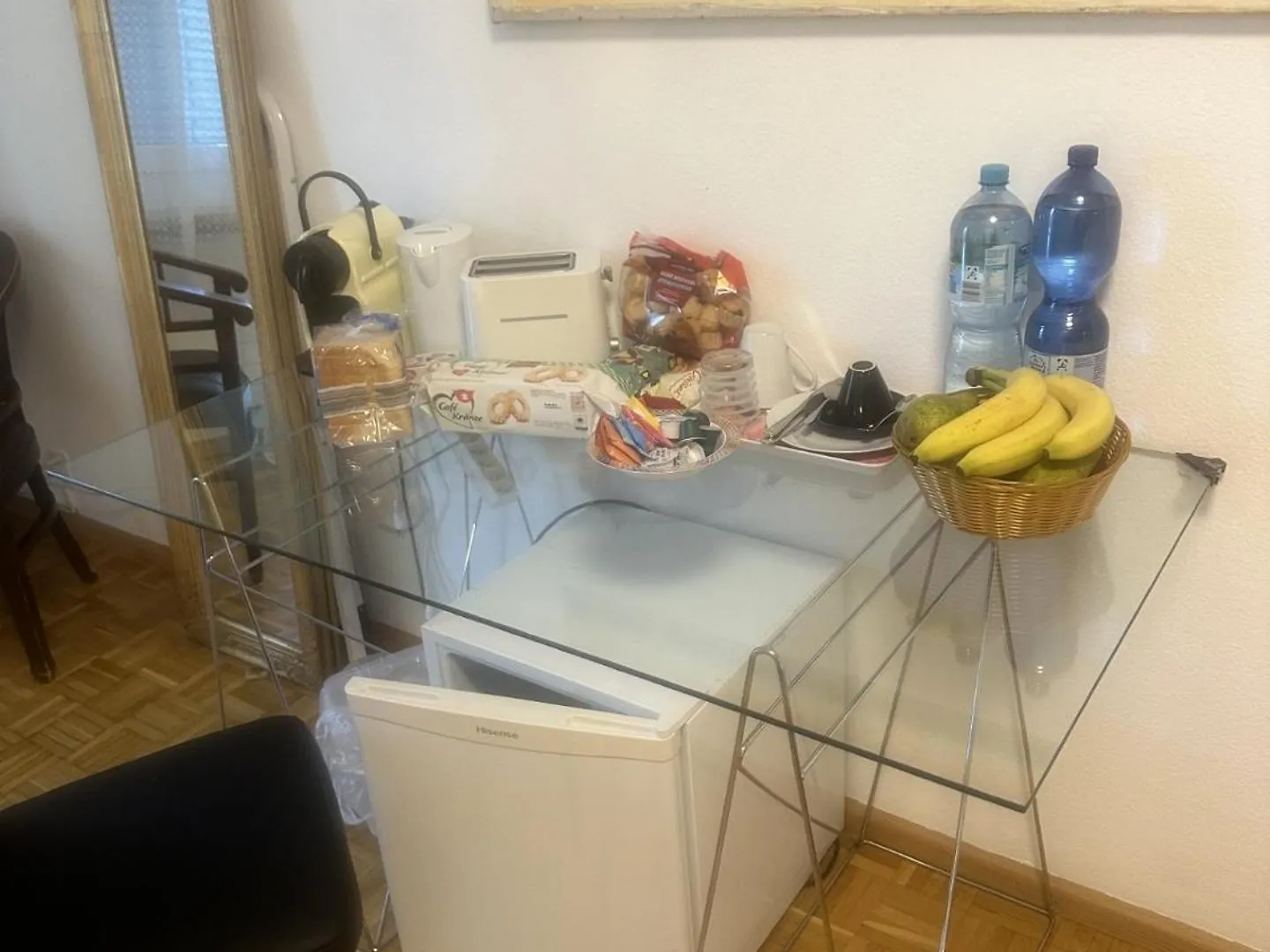 Schönes Zimmer in der City Basel 0*,